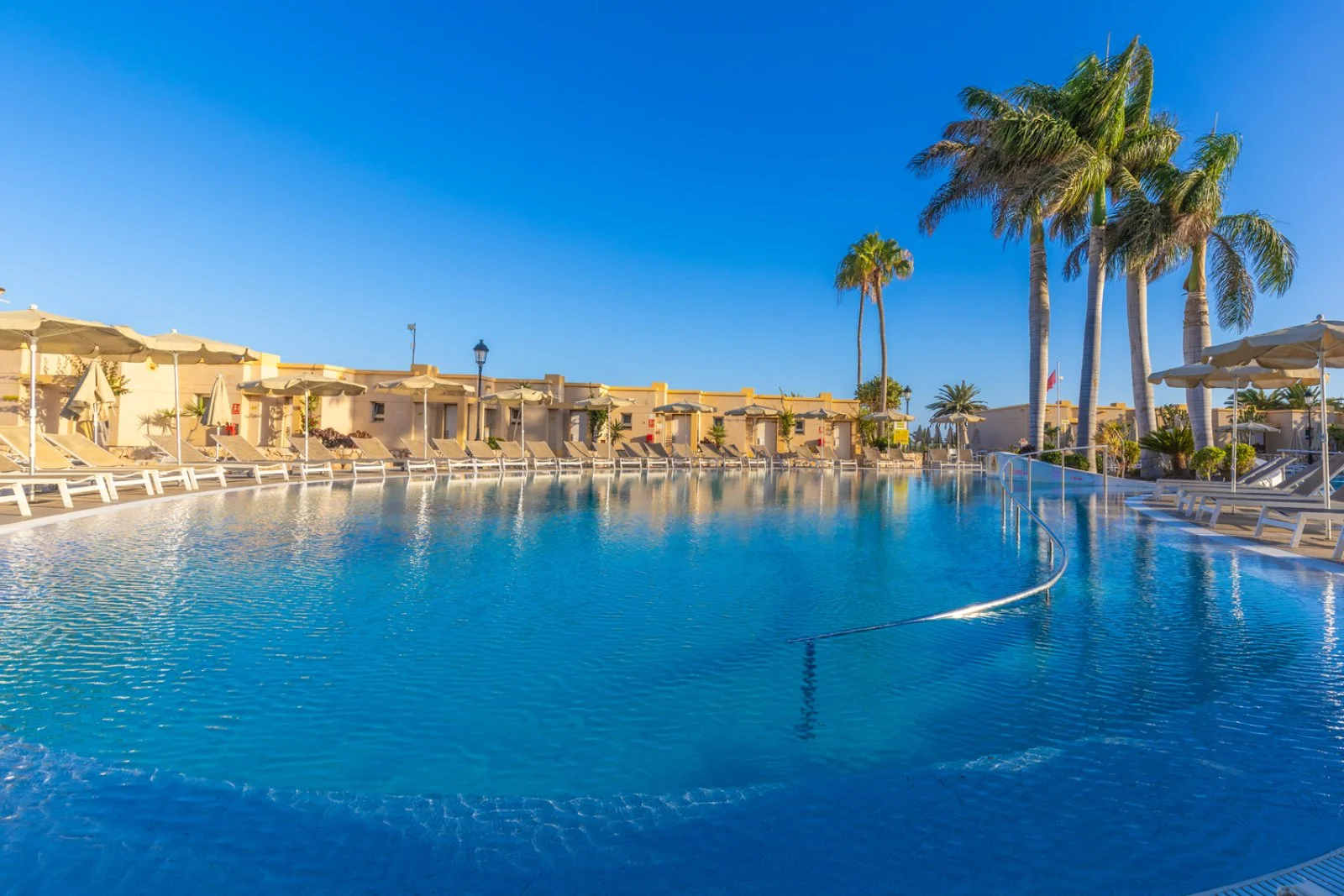 Alpiclub SBH Monica Beach Resort & Windsurf Challenge