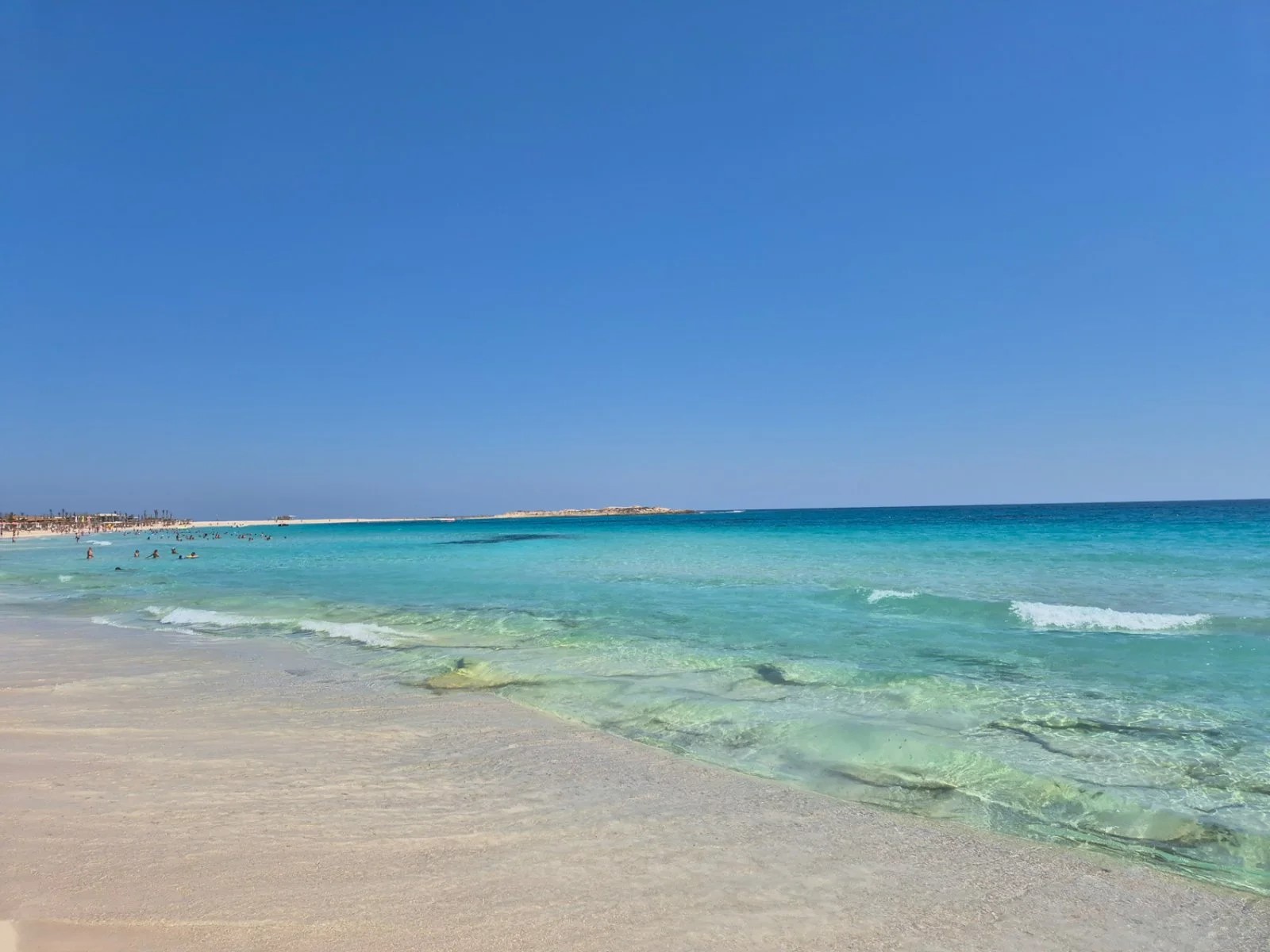 Azur White Beach Resort