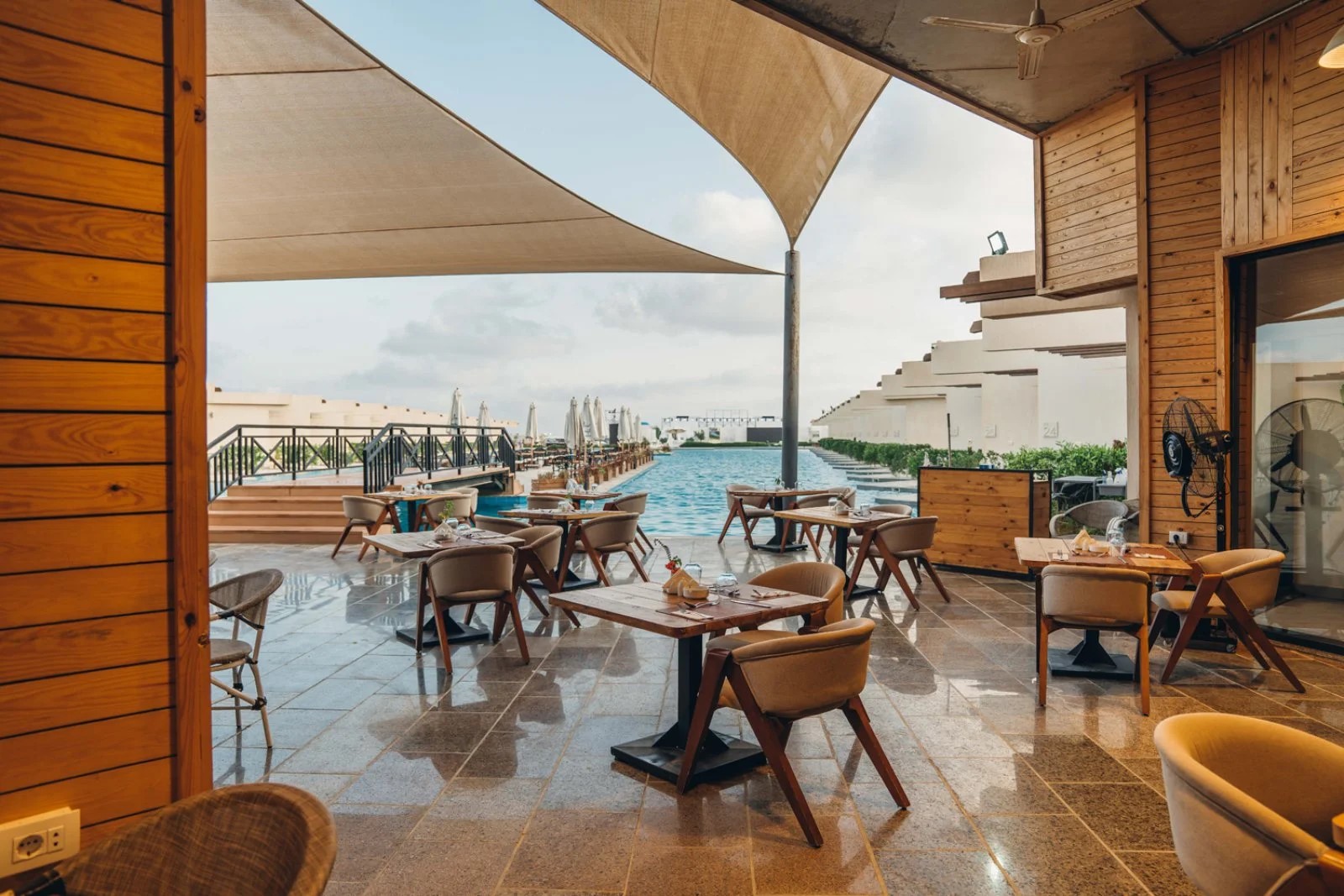 Azur White Beach Resort