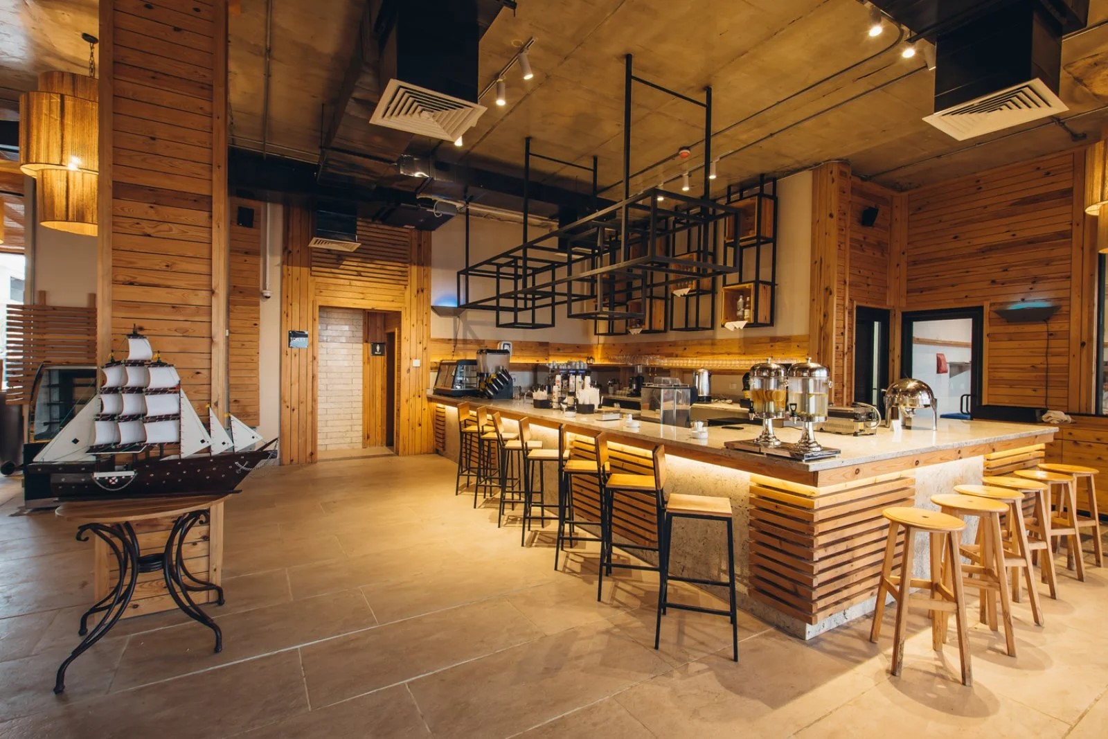 Azur White Beach Resort