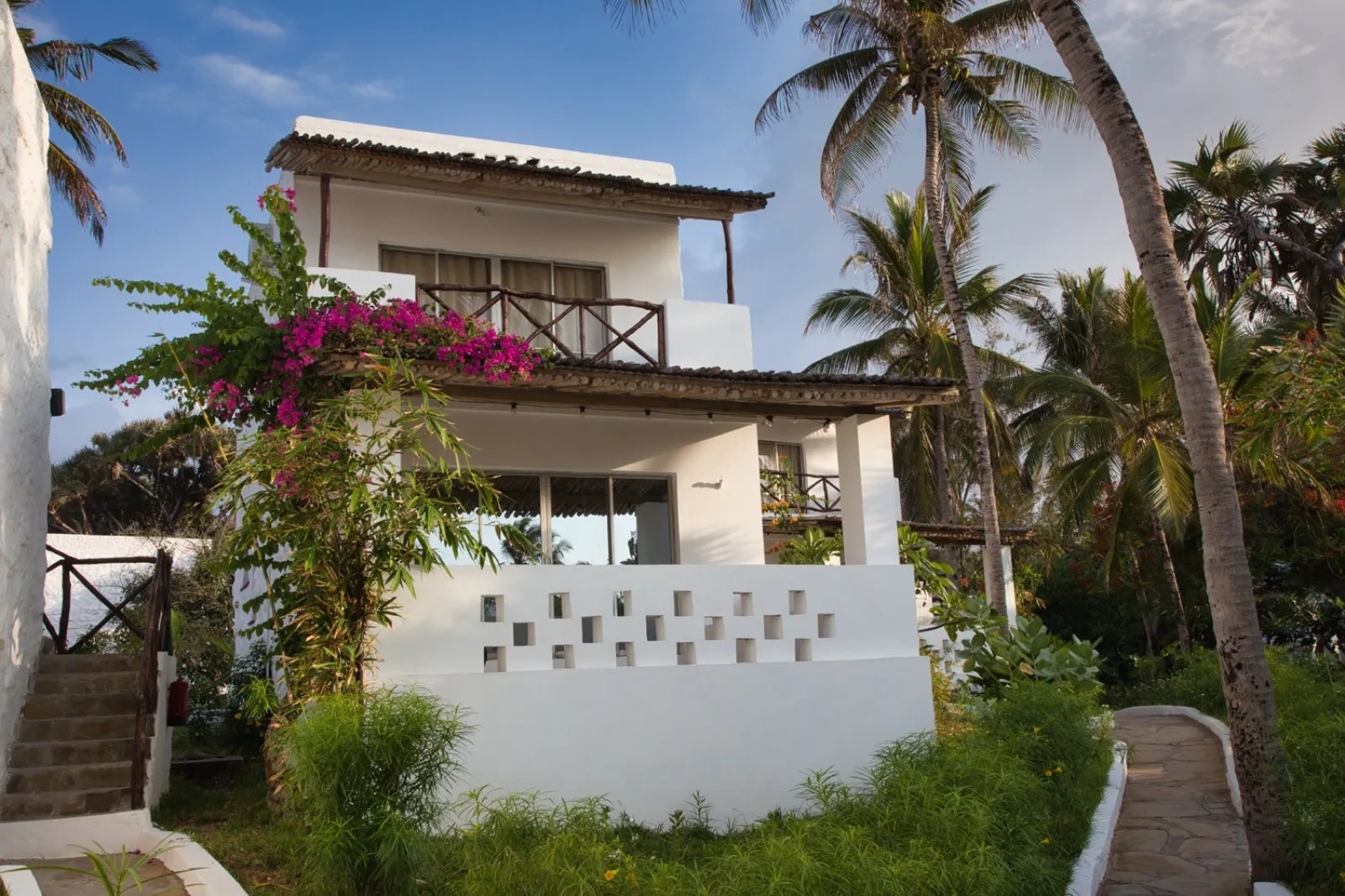 Barracuda Inn Beach Resort