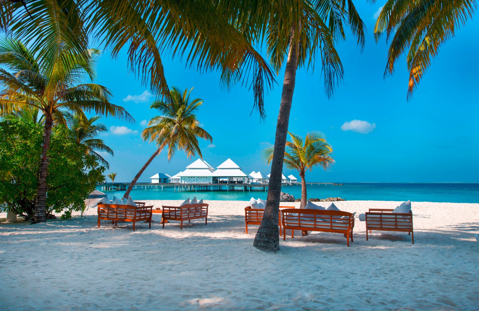 Diamonds Thudufushi
