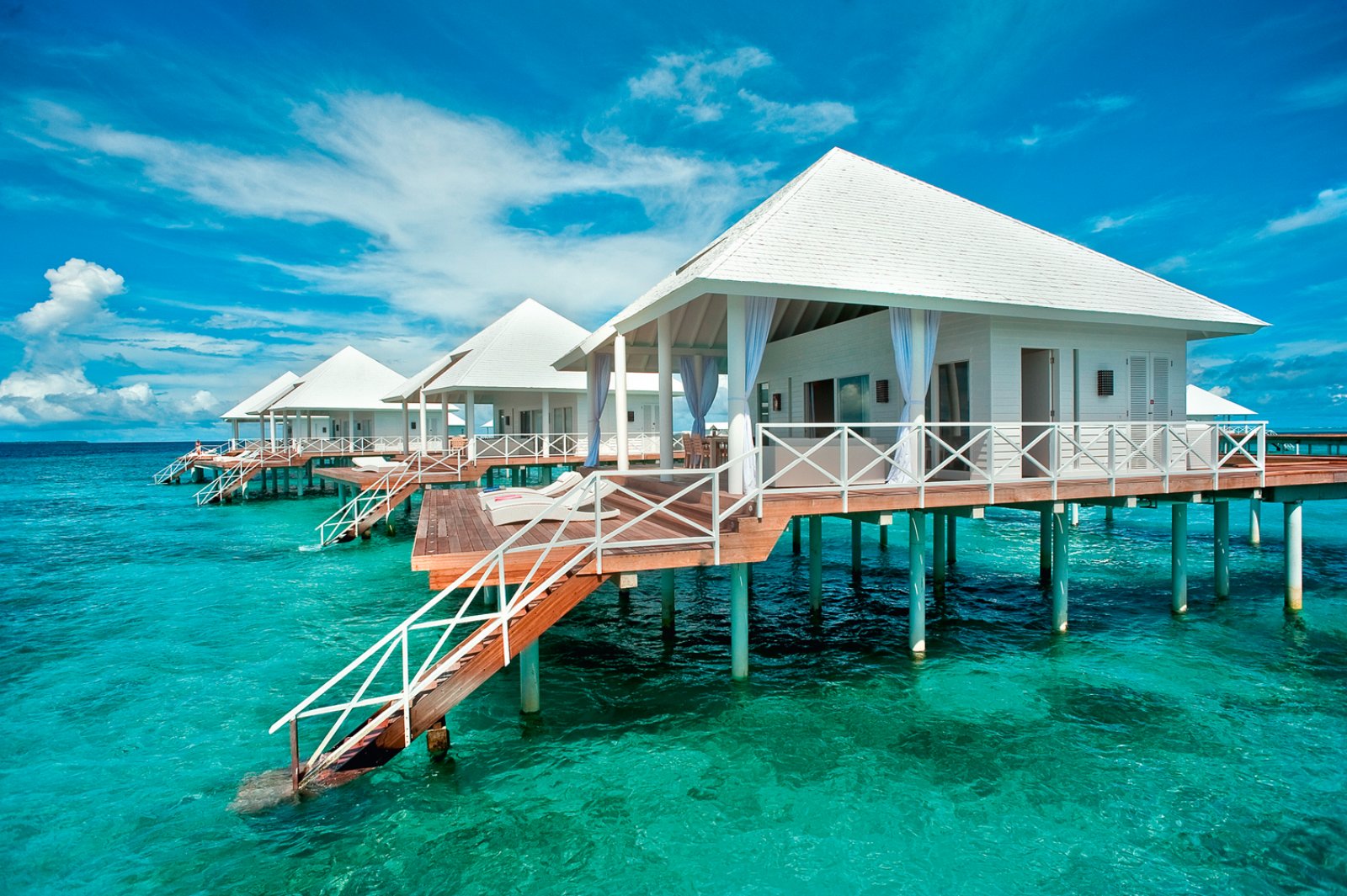 Diamonds Thudufushi