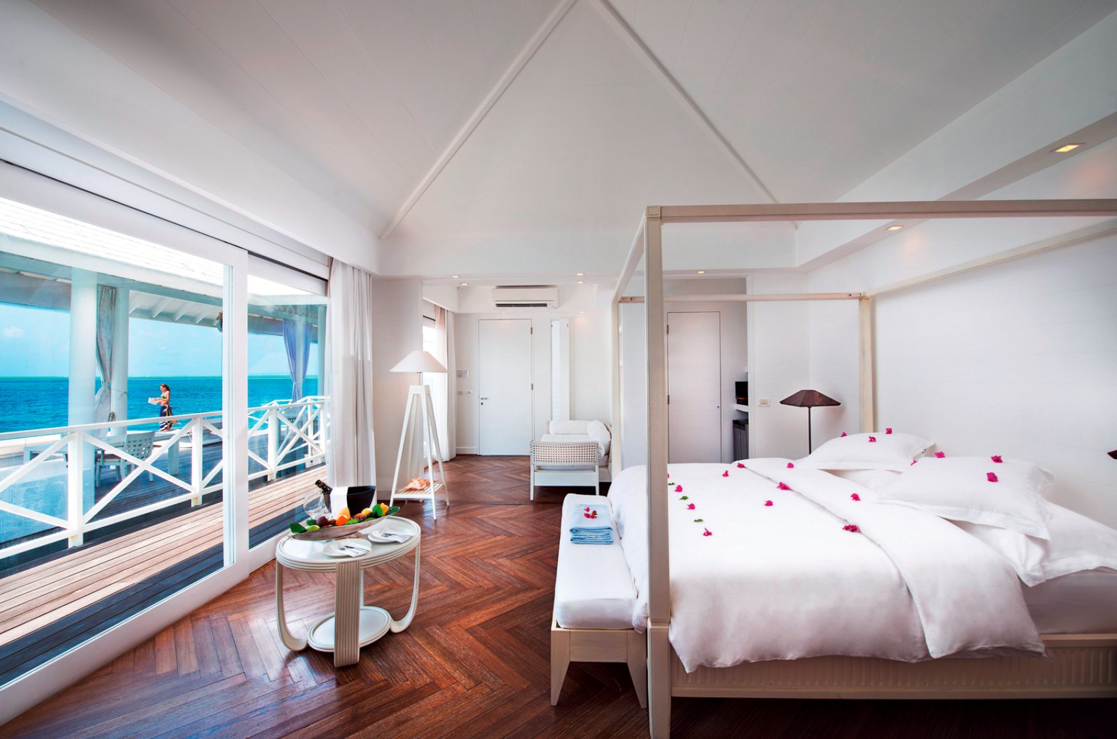 Diamonds Thudufushi