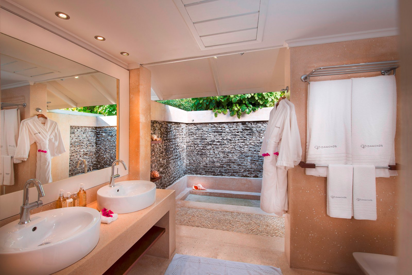 Diamonds Thudufushi