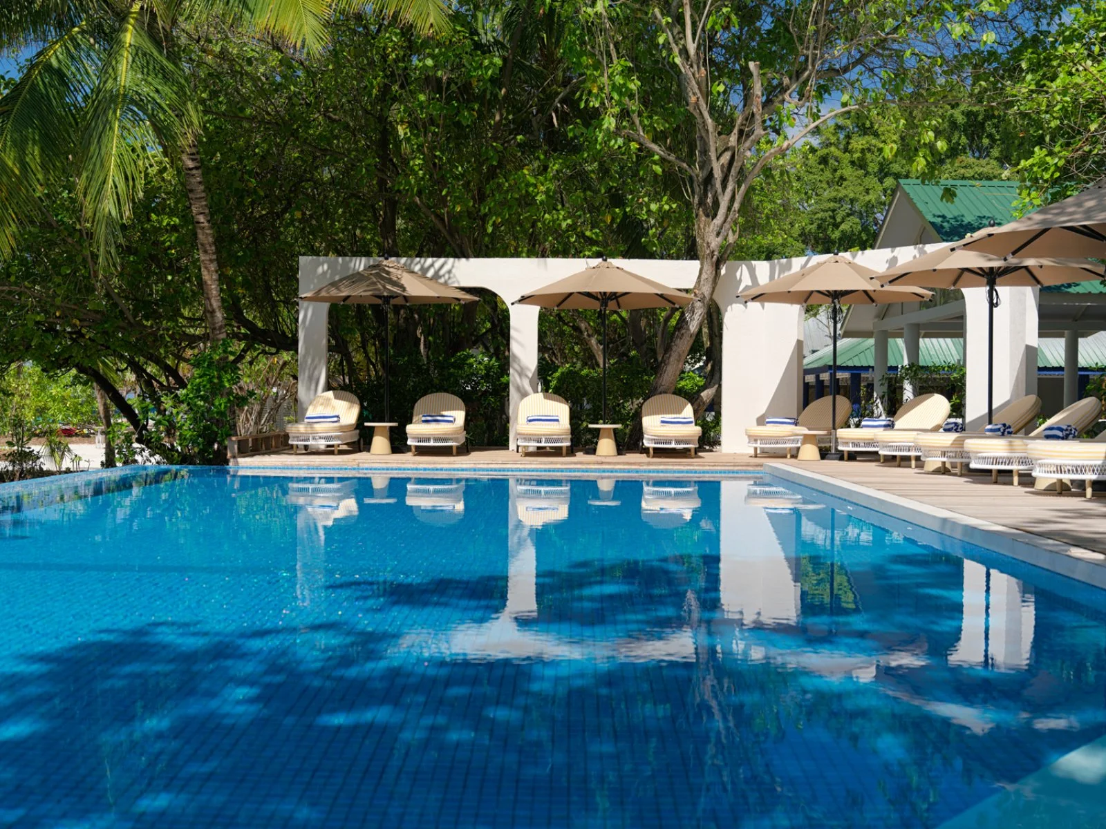 ERI MALDIVES ISLAND RESORT