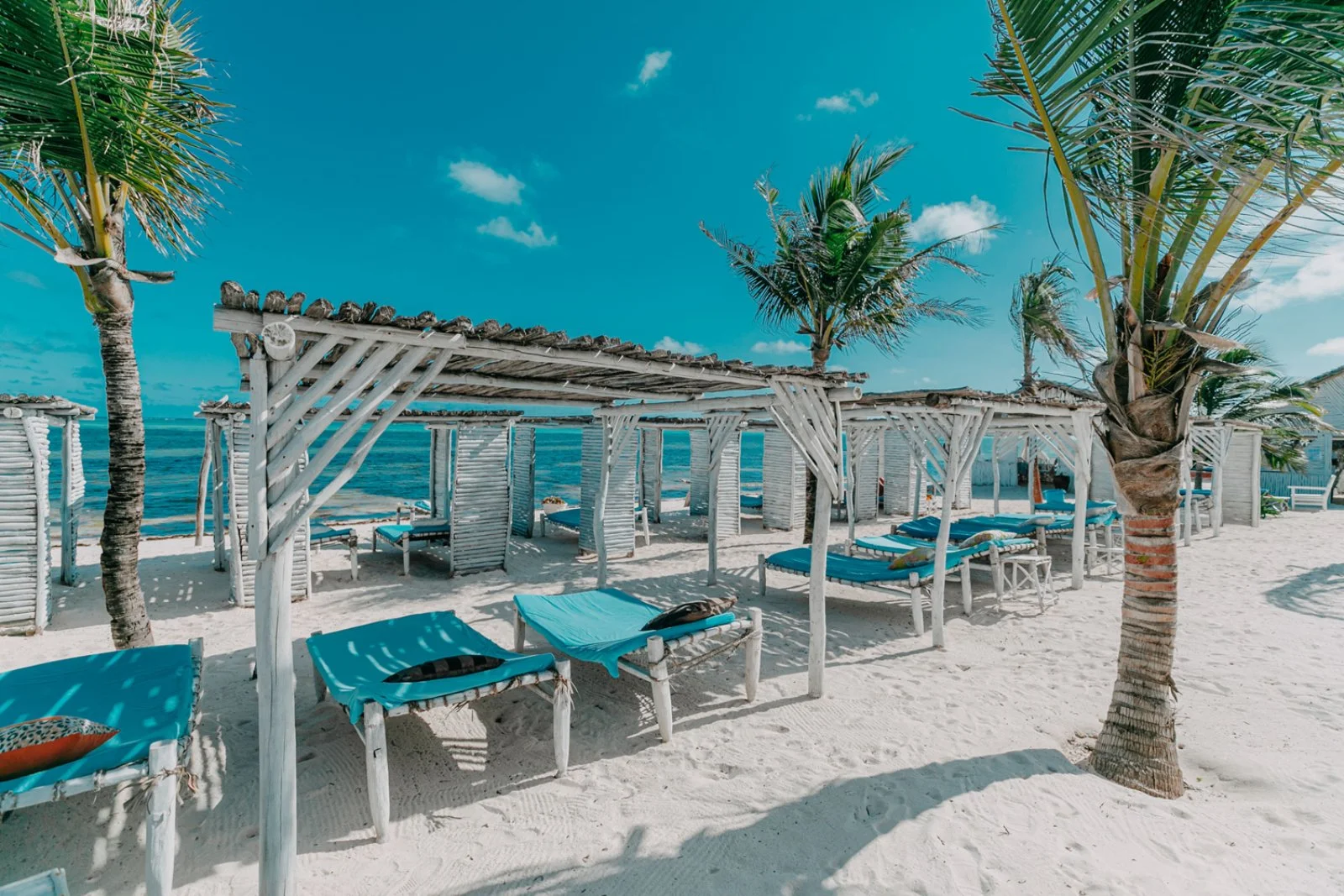 EXPLOREANS BEACH CLUB & VILLAS