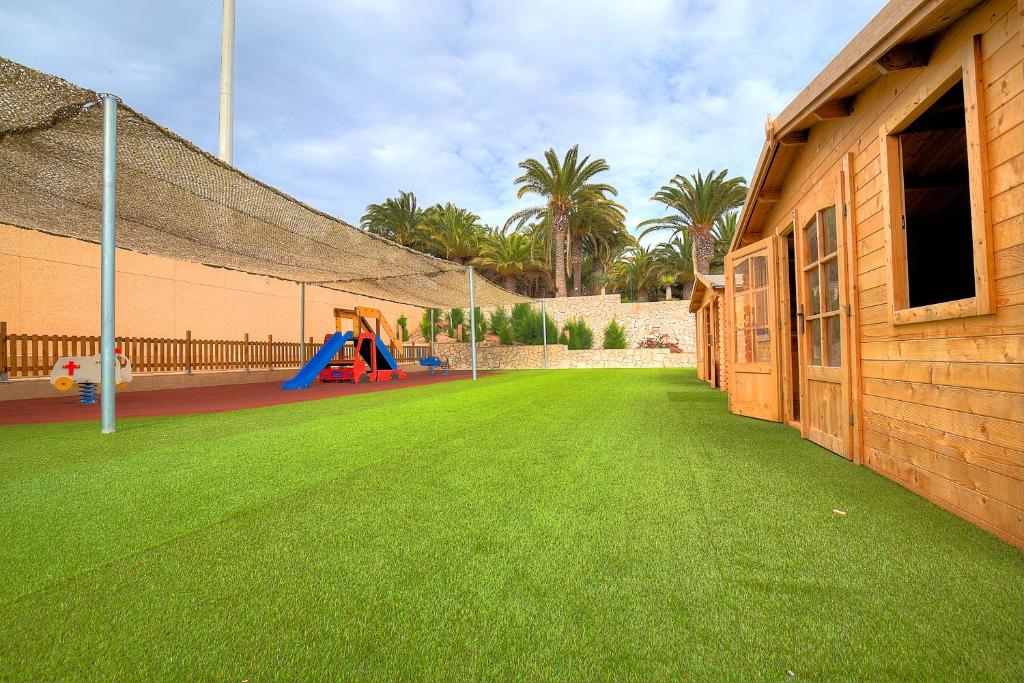 Alpiclub SBH Monica Beach Resort